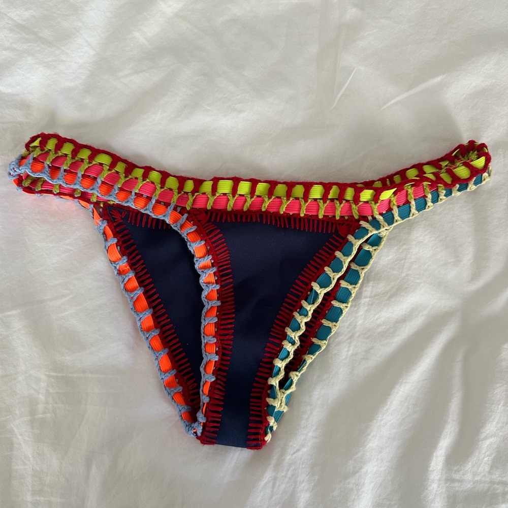 kiini bikini bottom
